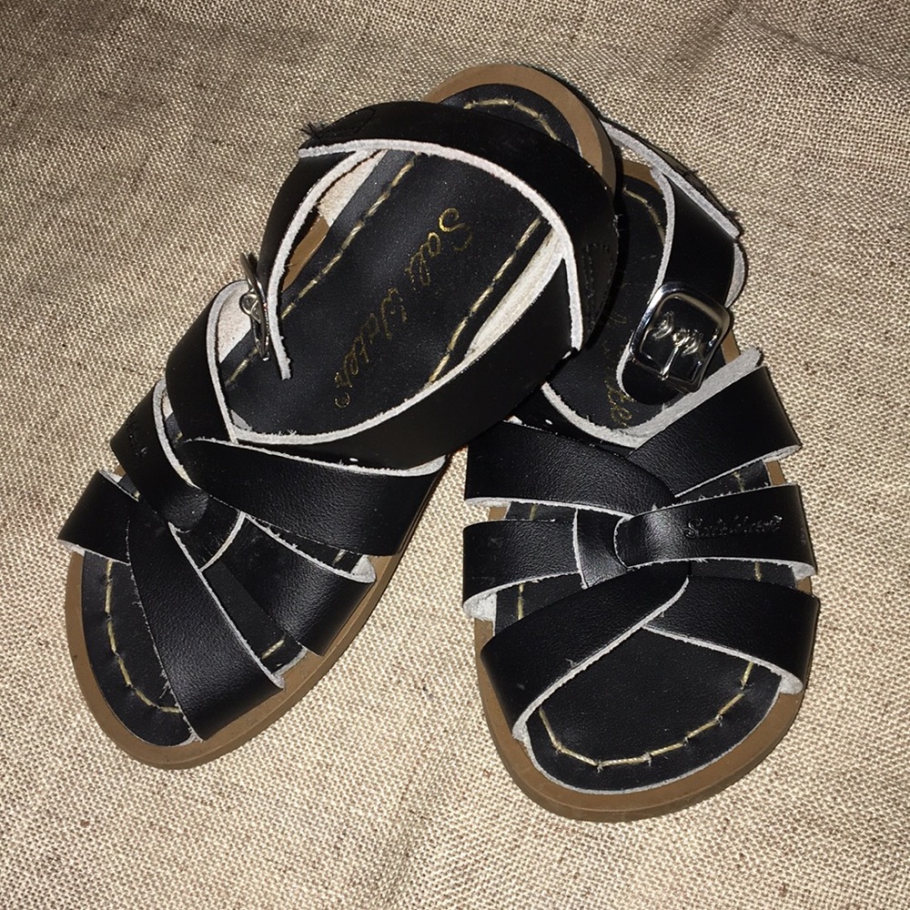 Toddler size 8 salt water sandals